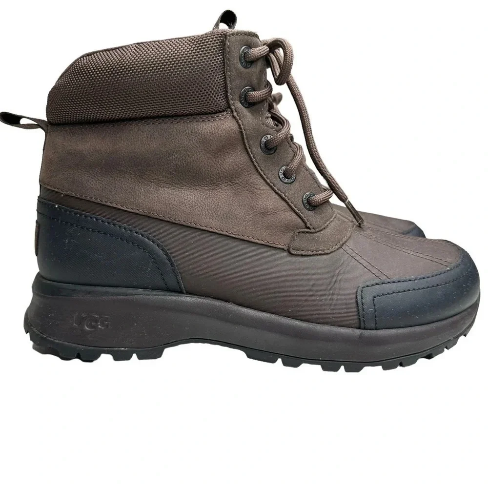 UGG Men's Emmett Cold Weather Duck Boots in Stout. Sz: 8